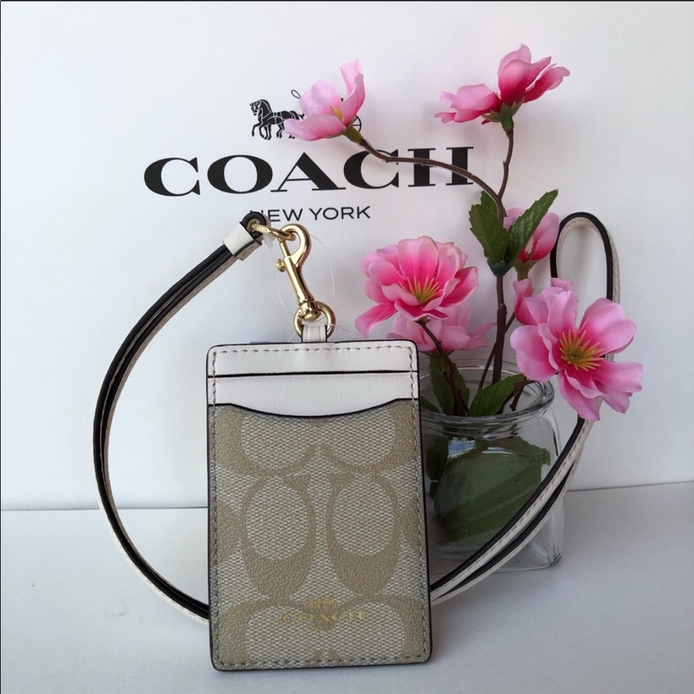 🌹 Coach Lanyard ID Holder  Signature